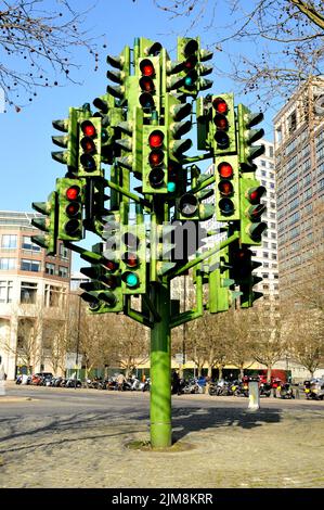 Traffic Light Sculpture Canary Wharf London UK Stock Photo - Alamy