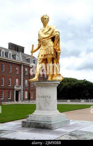 Charles 11 statue Chelsea Stock Photo