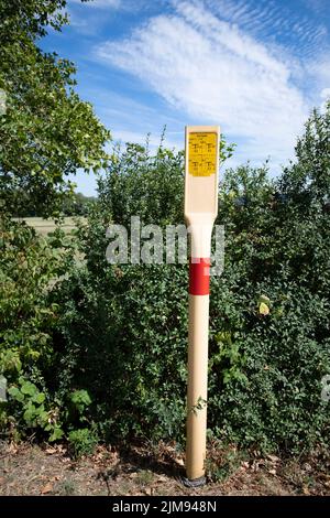 Gelsenkirchen, Deutschland. 03rd Aug, 2022. Sign for a gas pipeline, long-distance gas, refinery of Ruhr Oel GmbH BP in Gelsenkirchen, August 3rd, 2022, © Credit: dpa/Alamy Live News Stock Photo