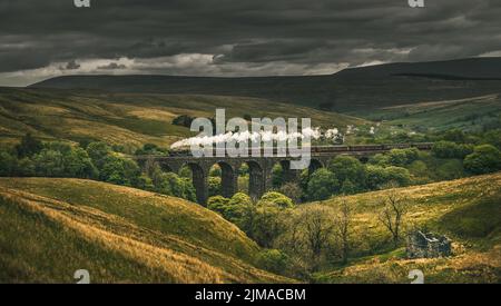 45690 Leander steam locomotive crossing Dent Head Viaduct on the Settle-Carlisle Railway. Stock Photo