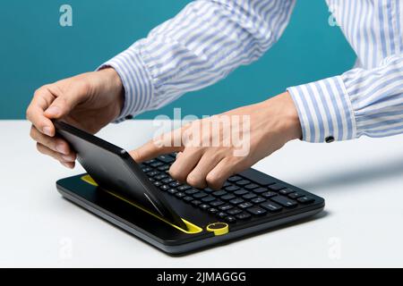 Using laptop to online shopping and pay by credit card. Business and sales concept Stock Photo