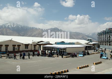 Leh Airport, Ladakh, India 10 April 2022 - View Of Small Army Base Kushok Bakula Rimpochee Domestic Airport, One Of The Airports Situated At The Highe Stock Photo