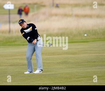 Gullane, Scotland, UK. 5th August 2022. Second round of the AIG Women’s Open golf championship at Muirfield in East Lothian. Pic; Inbee Park plays approach to 14th green.  Iain Masterton/Alamy Live News Stock Photo