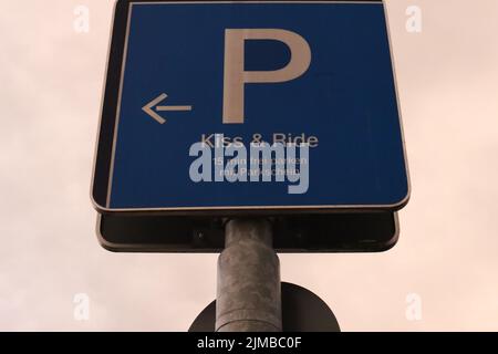 Free,parking,for,15,minutes,kiss and fly,quick,passenger,pick up,at,  Carcassonne,Airport,Aude,region,South,of,France,French,Europe,European  Stock Photo - Alamy