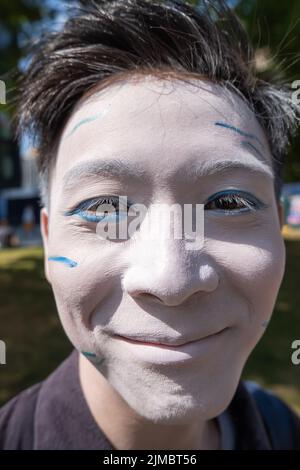 Edinburgh, Scotland, UK. 5th August, 2022. A performer promoting the show The Whisper Of The Waves on at Summerhall during The Edinburgh Fringe Festival. Credit: Skully/Alamy Live News Stock Photo