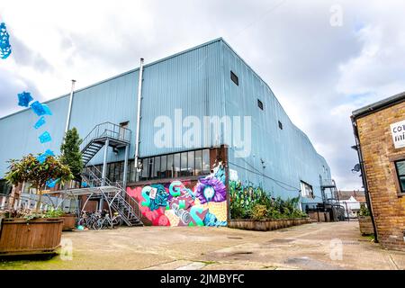 Ex Fed-Ex warehouse and Cotton Mill in the Manor House residential warehouse district, Catwalk Place, Haringey, London, UK Stock Photo