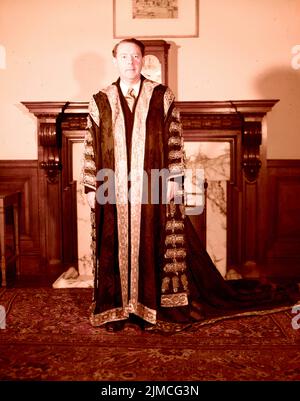 Circa 1965, London, England, United Kingdom: Mr. HUGH GAITSKELL, former Chancellor of the Exchequer. (Credit Image: © Keystone USA/ZUMA Press Wire) Stock Photo