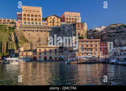 Rock terrace above the harbour bay Marina Piccola with the Grandhotel Excelsior Vittoria, Sorrento, Gulf of Naples, Campania, Southern Italy, Italy Stock Photo