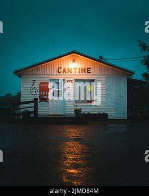 Cantine Clé de Sol on a rainy evening, Nouvelle, Québec, Canada Stock Photo