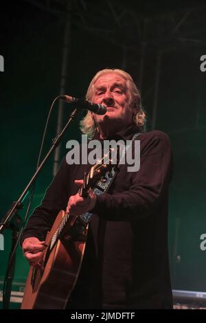 Wickham, UK. 05th Aug, 2022. Davy Carton, singer-songwriter, rhythm guitarist, lead vocalist, and co-founder of the Irish rock band the Saw Doctors, performed live on stage at Wickham Festival, Hampshire. Credit: SOPA Images Limited/Alamy Live News Stock Photo