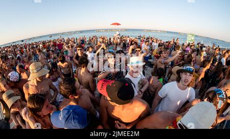 Lungomare, Lido di Fermo, Italy, August 05, 2022, Jovanotti's fans  during  Jova Beach Party 2022 - Italian singer Music Concert Stock Photo