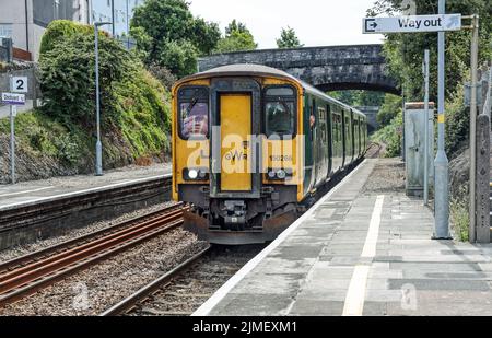 Class 150 sprinter train arriving at Tondu railway station. Wales, UK ...