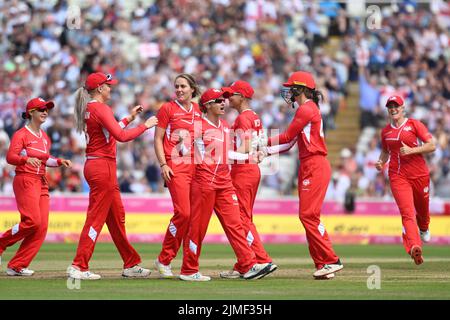 BIRMINGHAM, UK. AUG 6TH Smriti Mandhana of India is caught by Issy Wong of England during the T20 Cricket semi-final between England and India at Edgbaston during the Birmingham 2022 Commonwealth Games on Saturday 6th August 2022. (Credit: Pat Scaasi | MI News) Credit: MI News & Sport /Alamy Live News Stock Photo