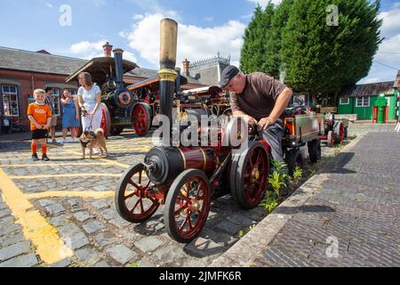 Kidderminster, Worcs, UK. 6th Aug, 2022. Steam enthusiast James Calder tends to 'Janie O', a 1:3 scale miniature steam traction engine at the Severn Valley Railway's Vintage Transport Extravaganza at Kidderminster, Worcestershire. The annual event has vintage motor vehicles as well as steam engines. Credit: Peter Lopeman/Alamy Live News Stock Photo