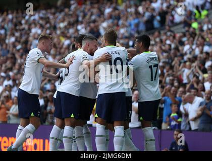 6th August 2022; Tottenham Hotspur Stadium. Tottenham, London, England; Premier League football, Tottenham versus Southampton: Eric Dier of Tottenham Hotspur celebrates with his team mates after scoring his sides 2nd goal in the 31st minute to make it 2-1 Stock Photo