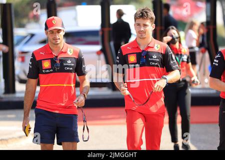 L to R): Charles Leclerc (MON) Ferrari; Carlos Sainz Jr (ESP