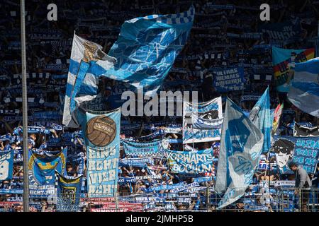 Choreo des M-Block, luxemburgische Fahne, Blockfahne Handball