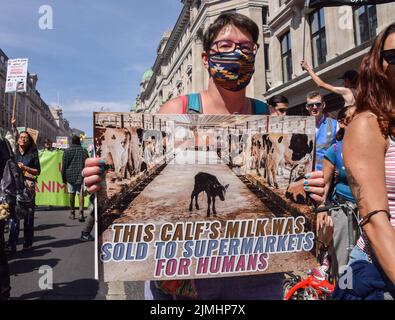 London, UK. 6th August 2022. Protesters march through Regent Street. Thousands of people marched through central London in support of animal rights and veganism, and called for an end to speciesism and all forms of animal exploitation. Credit: Vuk Valcic/Alamy Live News Stock Photo