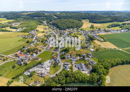 Luftbild, Ortsansicht Ortsteil Beckum, kath. Kirche St. Nikolaus, Balve, Sauerland, Nordrhein-Westfalen, Deutschland, Andachtstätte, Bundesstraße B229 Stock Photo