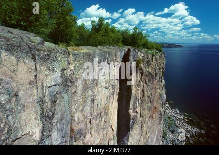 The western shore of Lake Superior in Minnesota, USA Stock Photo
