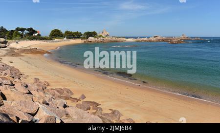 Toul Drez beach on Renote island in Trégastel, Brittany, France. Stock Photo