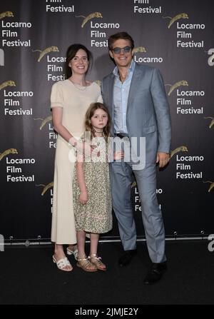 Locarno, Switzerland. 07th Aug, 2022. Locarno, Swiss Locarno Film Festival 2022 Jason Blum producer receives the Raimondo Rezzonico Award In the photo: Jason Blum with his wife and daughter Credit: Independent Photo Agency/Alamy Live News Stock Photo