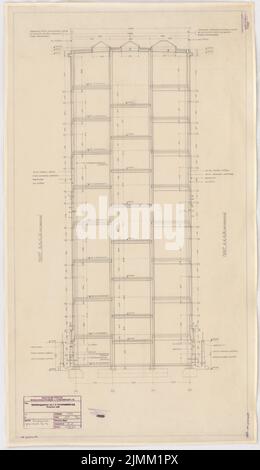 Poelzig Hans (1869-1936), I.G.-colors in Frankfurt/Main. Administration building (01.07.1929): Langlings Q 2-Q 5: cross-section through the intermediate podium 1:50. Pencil on transparent, 107.3 x 62 cm (including scan edges) Stock Photo