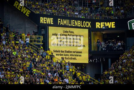 Pilzei bittet Fans im Stadion zu bleiben Borussia Dortmund - Bayer Leverkusen 06.08.2022, Fussball; Saison 2022/23  Foto: Moritz Müller  Copyright (nu Stock Photo