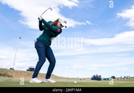 Ireland's Leona Maguire on the 4th tee during day four of the AIG Women's Open at Muirfield in Gullane, Scotland. Picture date: Sunday August 7, 2022. Stock Photo