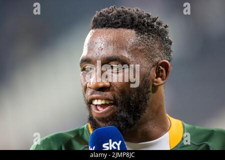 Mbombela, Nelspruit, South Africa. 6th August, 2022. Nelspruit, South Africa, on 6 August 2020.Smiling Siya Kolisi interviewed by media after beating the All Blacks in the Rugby Championship international rugby match between South Africa and New Zealand at the Mbombela Stadium Credit: AfriPics.com/Alamy Live News Stock Photo