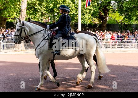 Two Mounted Female Police Officers In The Mall During The Queen's Platinum Jubilee Celebrations, The Mall, London, UK. Stock Photo