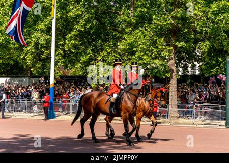 Grooms On Horseback Take Part In The Queen's Birthday Parade, The Mall, London, UK. Stock Photo