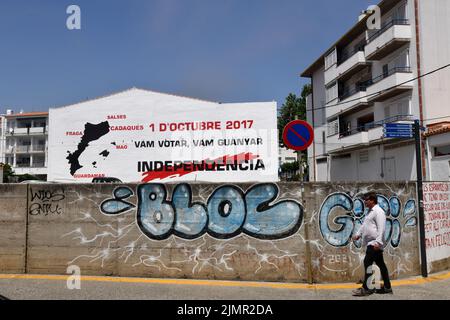 Catalan independence graffiti on street walls in Cadaques a Spanish town in the Alt Empordà comarca, in the province of Girona, Catalonia, Spain. Stock Photo