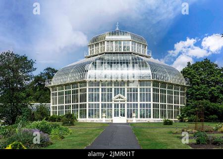 The Palm House Greenhouse in the National Botanic Gardens in Dublin, Ireland. Built originally in 1862 and restored by the OPW in 2004 Stock Photo