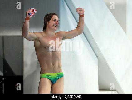Australia’s Cassiel Emmanuel Rousseau celebrates after winning gold during the Men’s 10m Platform Final at Sandwell Aquatics Centre on day ten of the 2022 Commonwealth Games in Birmingham. Picture date: Sunday August 7, 2022. Stock Photo
