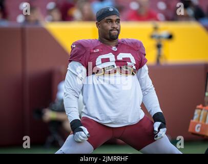 Washington Commanders defensive tackle Jonathan Allen (93) looks on before  a NFL football game against the Philadelphia Eagles, Sunday, Sept. 25,  2022, in Landover, Md. (AP Photo/Nick Wass Stock Photo - Alamy