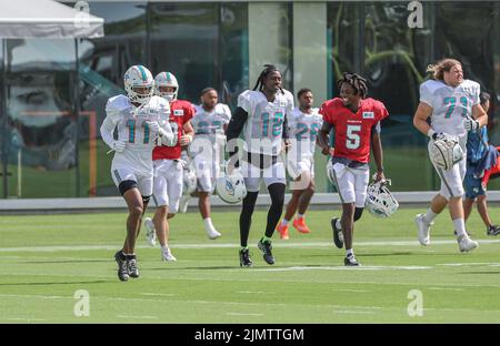 Miami Dolphins wide receiver Cedrick Wilson Jr. (11) runs against the New  York Jets during an NFL football game Sunday, Oct. 9, 2022, in East  Rutherford, N.J. (AP Photo/Adam Hunger Stock Photo - Alamy