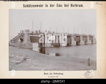 Unknown architect, Dortmund-Ems-Canal (without date): View. Photo on cardboard, 27.6 x 37.3 cm (including scan edges) N.N. : Dortmund-Ems-Kanal. Schützenwehr in der Ems, Herbrum