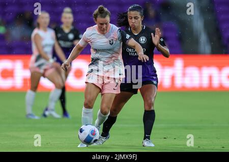 August 7, 2022: Angel City FC midfielder SAVANNAH MCCASKILL (9) competes for the ball against Orlando Pride midfielder VIVIANA VILLACORTA (14) during the NWSL Orlando Pride vs Angel City FC soccer match at Exploria Stadium in Orlando, Fl on August 7, 2022. (Credit Image: © Cory Knowlton/ZUMA Press Wire) Stock Photo