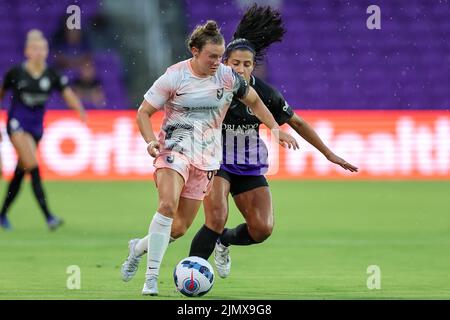 August 7, 2022: Angel City FC midfielder SAVANNAH MCCASKILL (9) competes for the ball against Orlando Pride midfielder VIVIANA VILLACORTA (14) during the NWSL Orlando Pride vs Angel City FC soccer match at Exploria Stadium in Orlando, Fl on August 7, 2022. (Credit Image: © Cory Knowlton/ZUMA Press Wire) Stock Photo