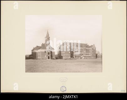 Wieczorek Josef (born 1852), barracks for a telegraph battalion (1906): View double company barracks. Photo on paper, 48.7 x 65.7 cm (including scan edges) Stock Photo