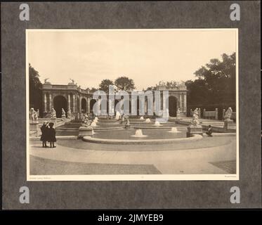 Hoffmann Ludwig (1852-1932), Märchenbrunnen in Berlin-Friedrichshain (1914): (from: Max Osborn, The Märchenbrunnen am Friedrichshain zu Berlin, Tafel 23). Pressure on paper, 33 x 41 cm (including scan edges) Stock Photo