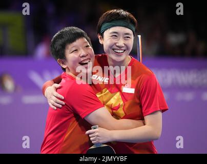 Singapore's Jian Zeng and Tianwei Feng celebrate winning the Women's Doubles Gold Medal Match at The NEC on day eleven of the 2022 Commonwealth Games in Birmingham. Picture date: Monday August 8, 2022. Stock Photo