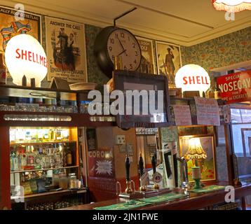 Bar interior of The Albion Inn, Volunteer St / Park St, Chester, Cheshire, England, UK, CH1 1RN Stock Photo