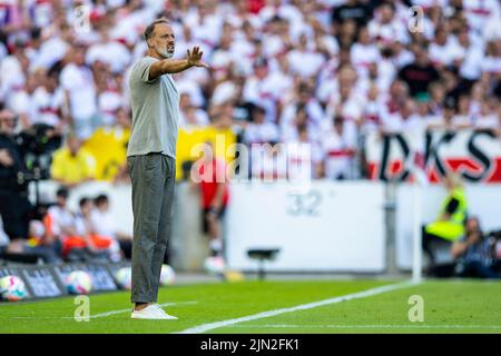 Stuttgart, Germany. 07th Aug, 2022. Soccer: Bundesliga, VfB Stuttgart - RB Leipzig, Matchday 1, Mercedes-Benz Arena. Stuttgart's coach Pellegrino Matarazzo gestures. Credit: Tom Weller/dpa - IMPORTANT NOTE: In accordance with the requirements of the DFL Deutsche Fußball Liga and the DFB Deutscher Fußball-Bund, it is prohibited to use or have used photographs taken in the stadium and/or of the match in the form of sequence pictures and/or video-like photo series./dpa/Alamy Live News Stock Photo