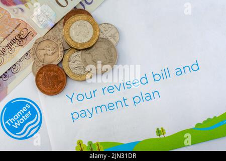 London, UK. 8th August, 2022: A Thames Water bill with UK currency. Cost of living and inflation concept with increasing prices affecting many people. Stock Photo