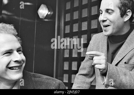 SIMON AND GARFUNKEL US vocal duo in 1967 with Paul Simon at right and Art Garfunkel . Photo: Tony Gale Stock Photo