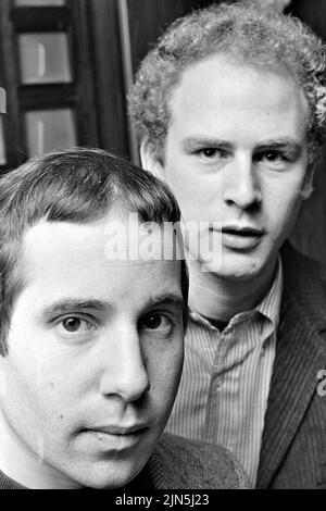 SIMON AND GARFUNKEL US vocal duo in 1967 with Paul Simon at left and Art Garfunkel . Photo: Tony Gale Stock Photo