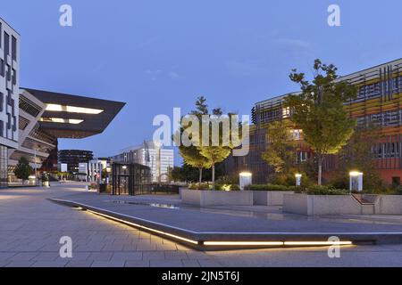 WU (Wirtschaftsuniversität Wien) University of Economics and Business campus buildings in Vienna Austria. Stock Photo