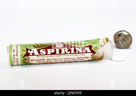 Vintage 1930s ASPIRIN Bayer, medicine with acetylsalicylic acid. BAYER I.G. Farbenindustrie Aktiengesellschaft - Leverkusen Stock Photo